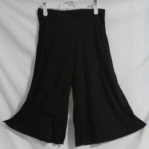 SOPRANO | medium | Black Lightweight Culottes| EUC